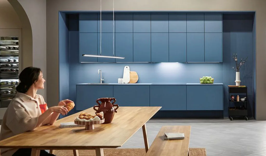 Agenceurs de cuisines_Cuisines 2024 : bleu
